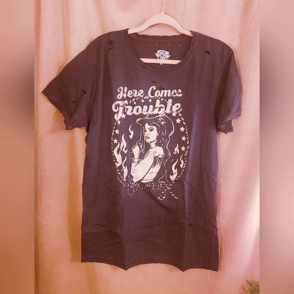 COUNTRY DEEP HERE COMES TROUBLE DISTRESSED T SHIRT - Picture 11 of 12